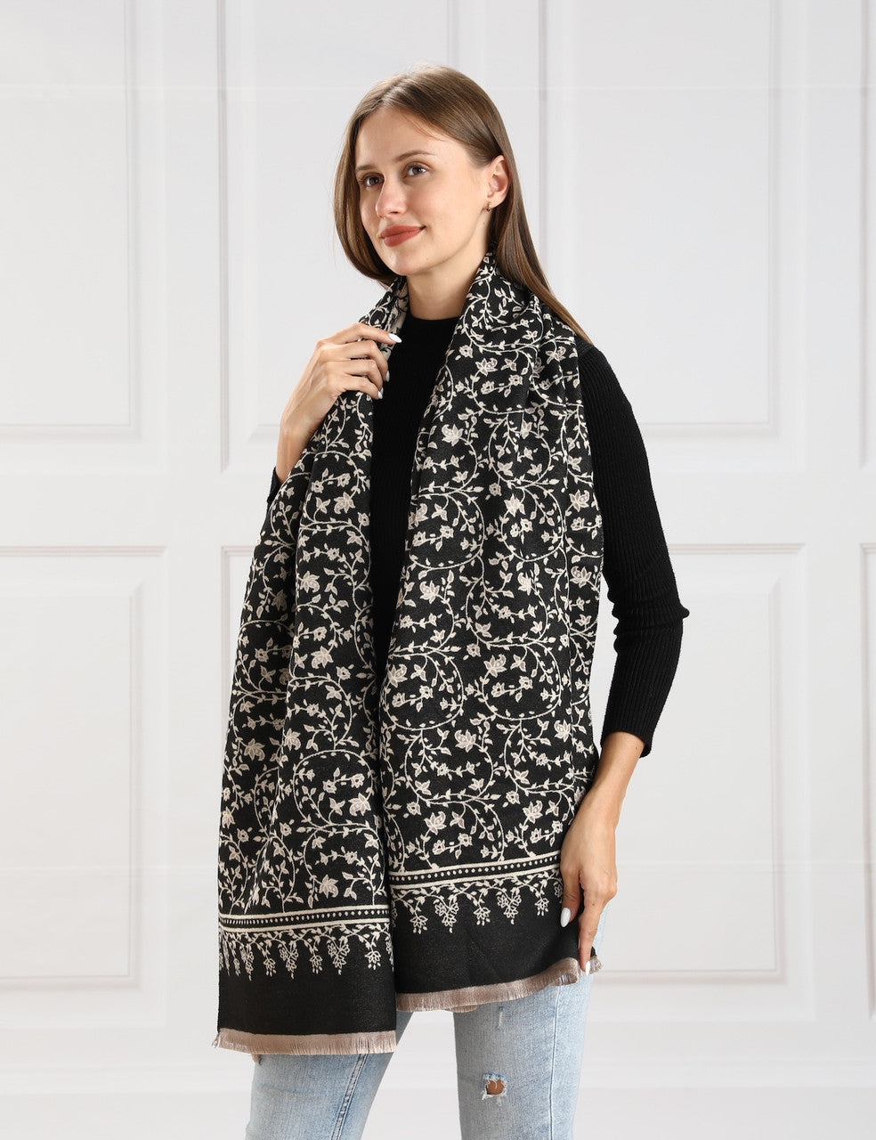 Women's Knitted Scarf (BL070-154)