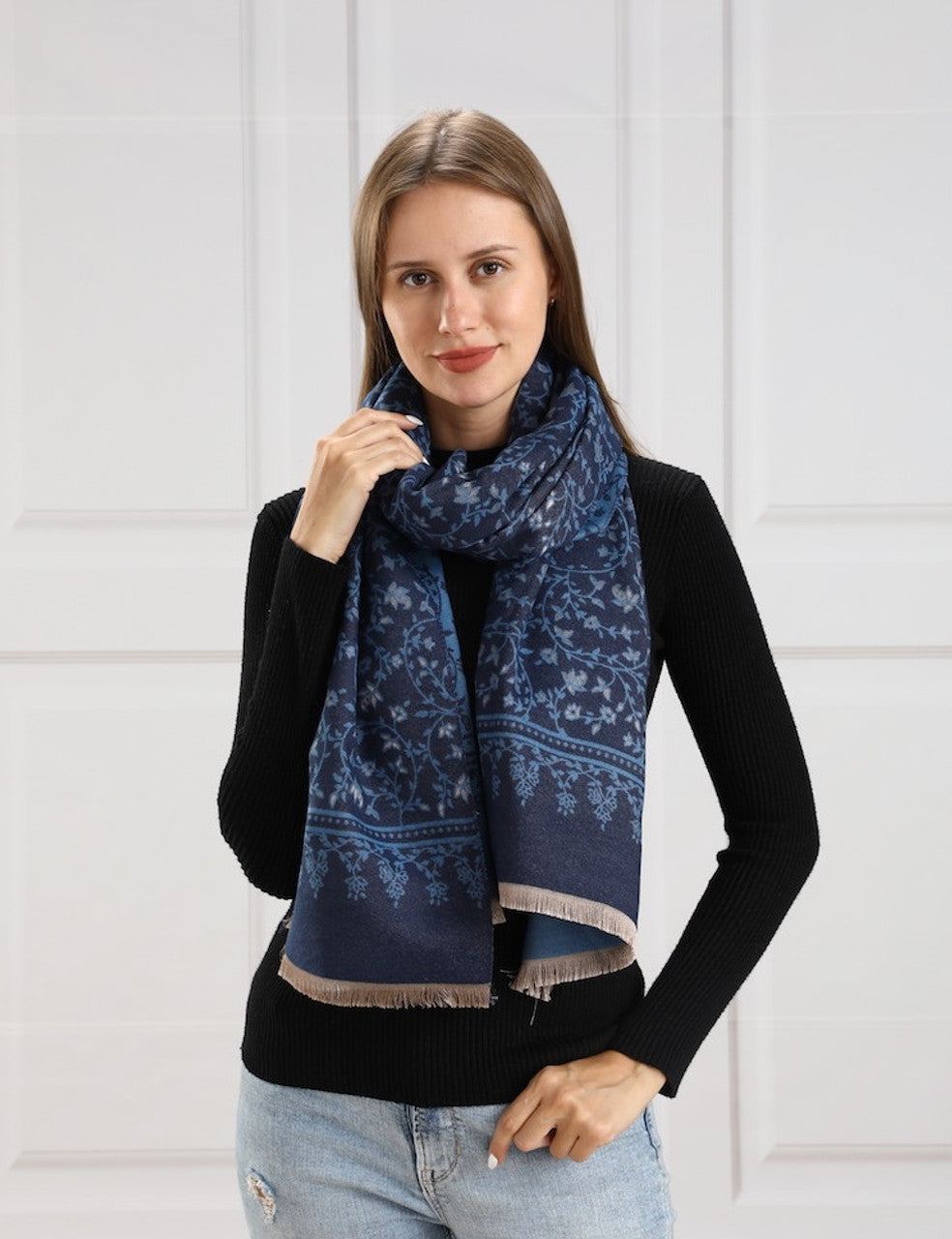 Women's Knitted Scarf (BL070-154)