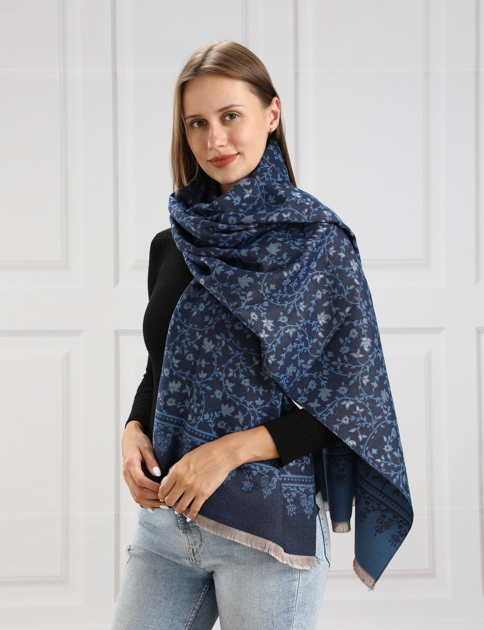 Women's Knitted Scarf (BL070-154)