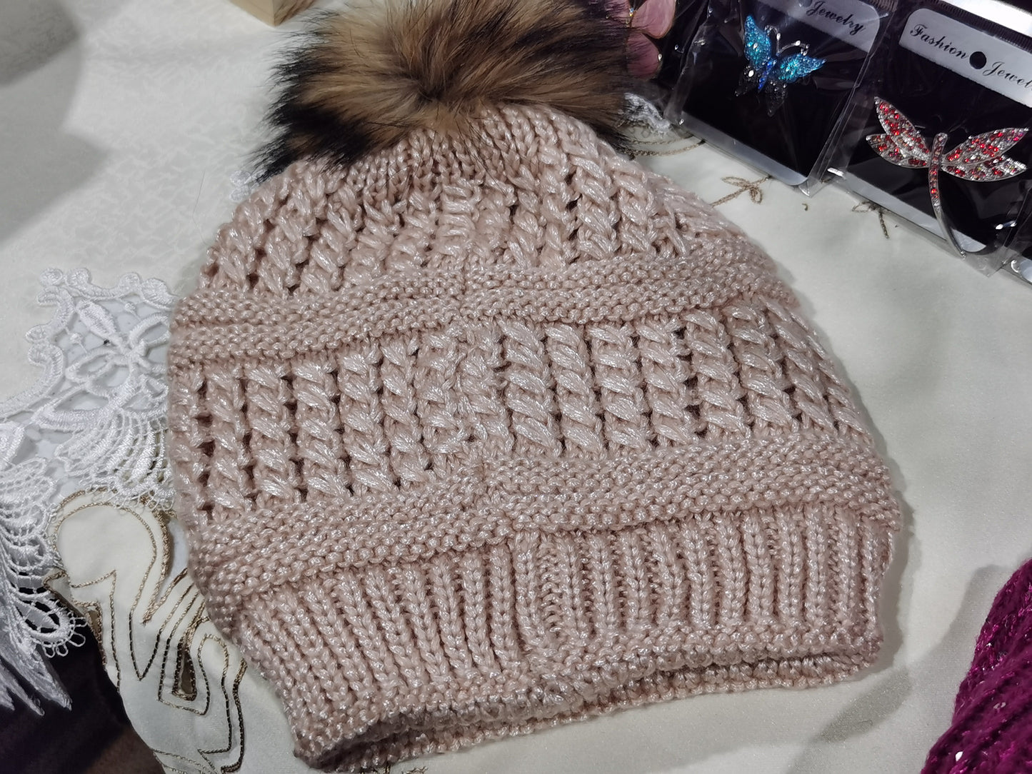 Wool Hats with Detachable Pompom (KH120)