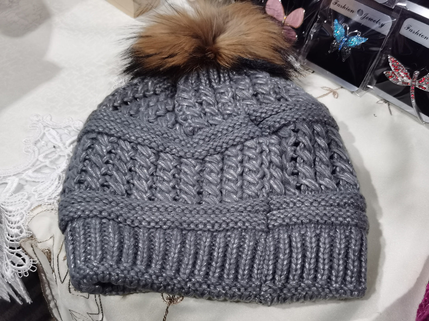 Wool Hats with Detachable Pompom (KH120)